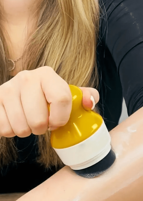 SUNSCREEN SPONGE APPLICATOR - LĀ SOL COLLECTIVE reef - friendly zinc - based clean beauty